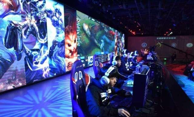 承担更多的 承担更多的