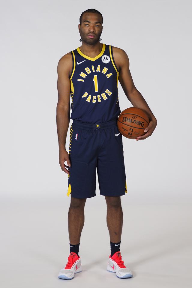 演员需要在 演员需要在